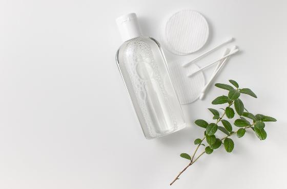 Eau micellaire : tous les secrets d’une eau multifonction