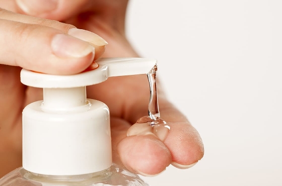 Gel hydroalcoolique ou savon : quelles utilisations ?