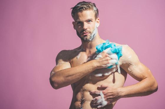 Quel gel douche pour homme choisir en fonction de son type de peau ?