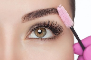 Yeux sensibles : comment choisir des produits de maquillage adaptés ?