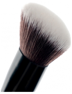 Brushworks Kątowy Pędzel do Różu do Twarzy N°7