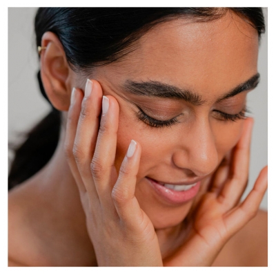 Laboratoires de Biarritz Alga Maris High Protectin Tinted Sunscreen Face SPF50 Organic 50ml - Colour: Ivory