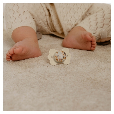Suavinex Wonderland Wonder Butterfly Physiological Soother 6 to 18 Months - Colour: Ivory
