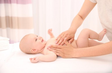 Baby massage oil: why and how to use it?