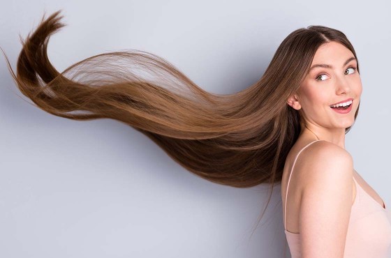 Comment faire pousser les cheveux plus vite : astuces et conseils pratiques