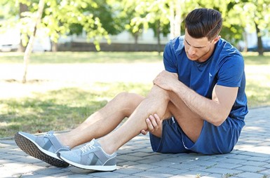Crampes musculaires : pourquoi surviennent-elles et comment les éviter ?