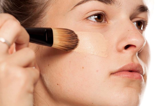 Meilleur fond de teint couvrant : obtenez un teint zéro défaut facilement