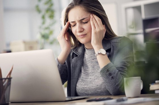 La migraine, une maladie médicalement bénigne mais difficile à vivre