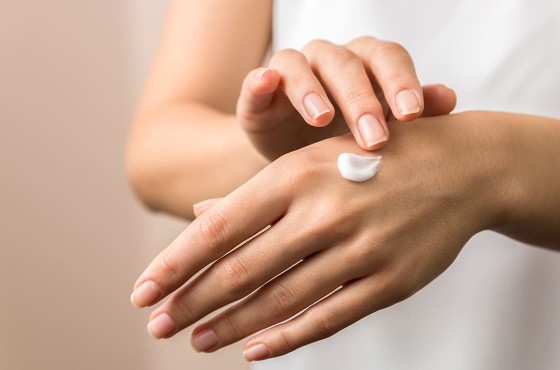 Take care of your hands during winter with cold cream