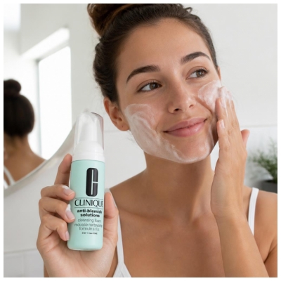 Clinique Anti-Blemish Solutions Cleansing Foam S.O.S Formula All Skin Types 125 ml