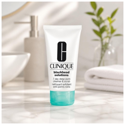 Clinique Blackhead Solutions Anti-Blackhead Exfoliating Cleanser Voor Alle Huidtypes 125 ml