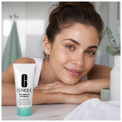 Clinique Blackhead Solutions Anti-Blackhead Exfoliating Cleanser Voor Alle Huidtypes 125 ml