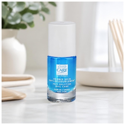 Eye Care Halkeilun Hoitokynsilakka 8 ml