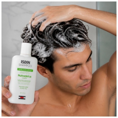 Isdin Nutradeica Anti-Fett-Schuppen Shampoo 200 ml