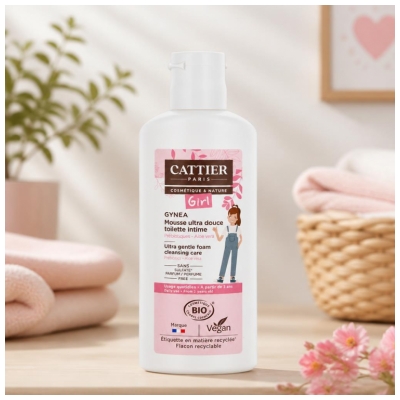 Spuma Ultra Delicată pentru Igienă Intimă Bio Cattier Gynea Girl 150 ml