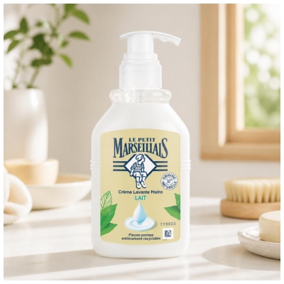 Le Petit Marseillais Cremă de Curățare pentru Mâini cu Lapte 300 ml