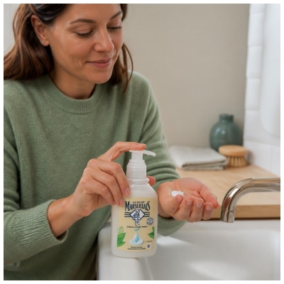 Le Petit Marseillais Cremă de Curățare pentru Mâini cu Lapte 300 ml