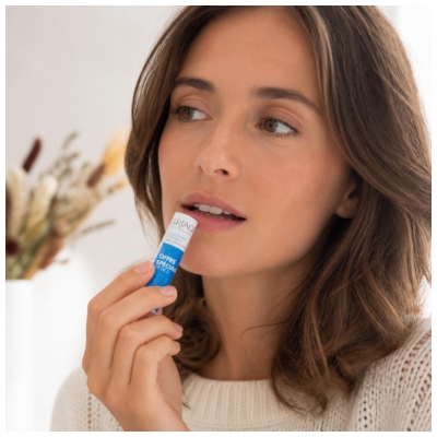 Balsam de buze hidratant Uriage Set de 2 x 4 g