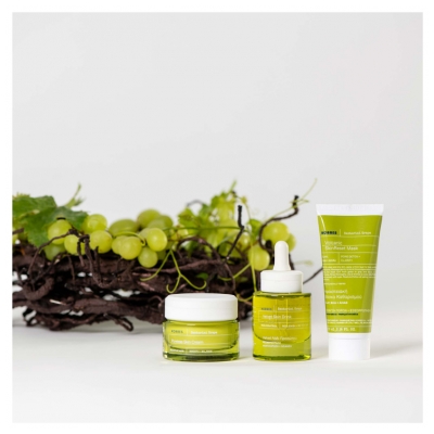 Korres Santorini Vine Volcanic Masking za obnovo kože Santorini Vine 70 ml