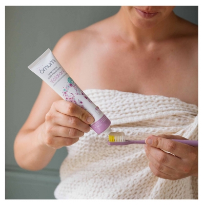 Omum Tandkräm Vårdande Fräschör Bio 75 ml