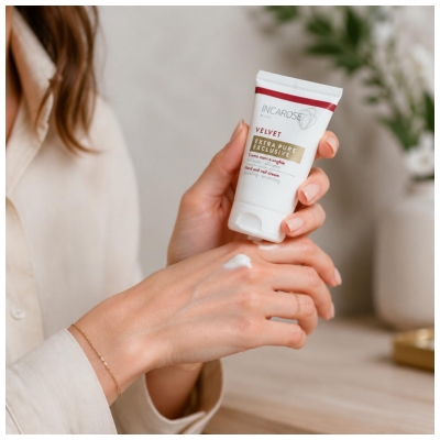 Incarose Extra Pure Exclusive Crema Aterciopelada Para Manos y Uñas 40 ml
