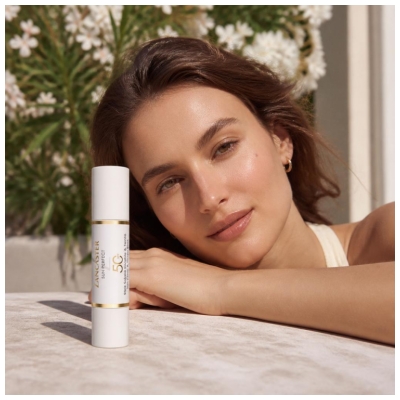 Lancaster Sun Perfect Invisible in Odtenek Stick za sončenje SPF50 12 g