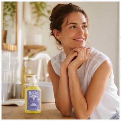 Gel de spălare pentru mâini Le Petit Marseillais cu Săpun Pur și Lavandă 300 ml