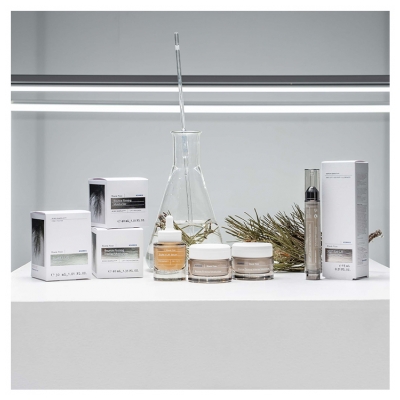 Korres Serum za obnovo, lifting in učvrstitev črnega bora 30 ml