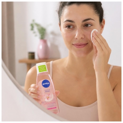 Nivea Gentle Toner Zoete Amandelolie Voor Droge en Gevoelige Huid 200 ml