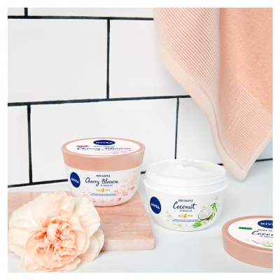 Nivea Soufflé Perlat Cremă Floare de Cireș & Ulei de Jojoba 200 ml