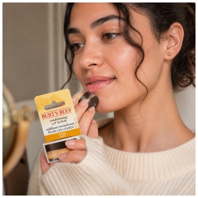 Burt's Bees Revitalisierendes Lippenpeeling 7,08 g