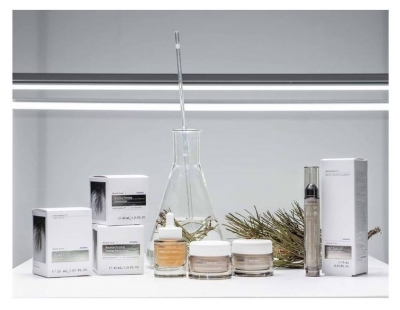 Korres Melnā Pīlādze Stiegrojošs un Mitrinošs Dienas Krēms 40 ml