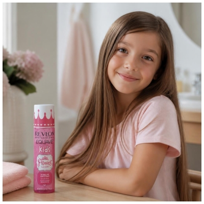 Revlon Professional Equave Kids Princess Look Tratamiento Desenredante Perfume de Fresa 200 ml