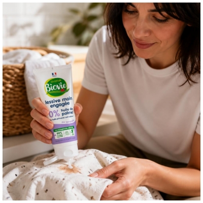 Biovie Detersivo a Mano Impegnato al Lavandino Bio 200 ml