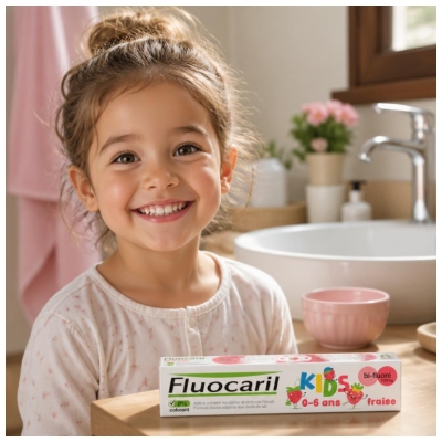 Fluocaril Kids Dvieju Fluoru Turintis Dantų Pasta 0-6 Metų Braškių Skonio 75 ml
