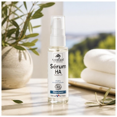 Naturado en Provence Bio Pretgrumbu Hialuronskābes Serums 40 ml