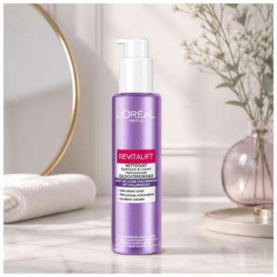 L'Oréal Paris Revitalift Mitrinošs un Izlīdzinošs Tīrīšanas Līdzeklis 150 ml
