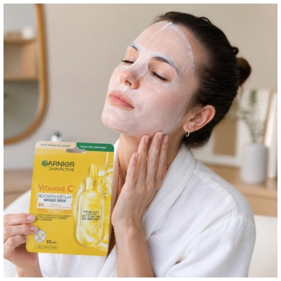 Garnier SkinActive Vitamin C Maska iz blaga Serum Pospeševalec sijaja, paket 5 x 28 ml