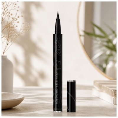 PuroBIO Cosmetics Eyeliner On Fleek Stift Spitze Pinsel Bio 0,69 ml