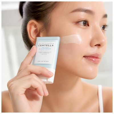 Skin1004 Madagaskaro Centella Hyalu-Cica apsauginis lazdelė SPF50+ 20 g
