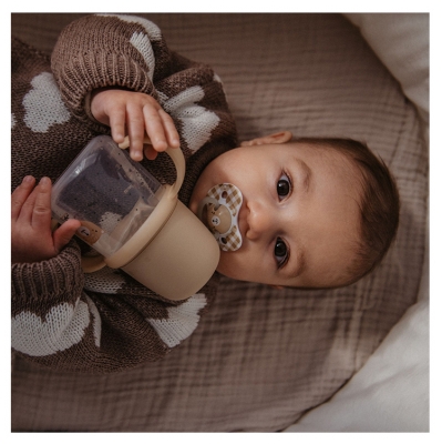 Suavinex Natt & Dag Nappflaska med Handtag Mjuk Pip 150 ml 6 Månader och + - Färg: Beige