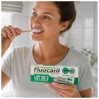 Fluocaril Dentifrice Menta Bi-Fluorescente Confezione da 2 x 75 ml