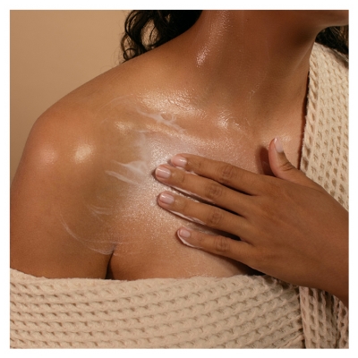 Lapte de Corp în Spray Parfumat Musk Intim White Musk 200 ml