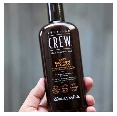American Crew Veganes Shampoo zur Täglichen Reinigung Für Männer Spendet Tiefgehende Feuchtigkeit Für Alle Haartypen 250ml