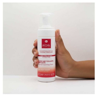 Spumă de curățare purifiantă In'Oya Clean'Oya et Mat'Oya pentru tenul negru și mat 150 ml
