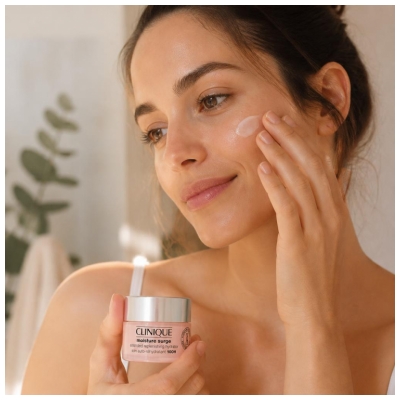 Clinique Moisture Surge Îngrijire Auto-Rehidratantă 100H Toate Tipurile de Piele 15 ml