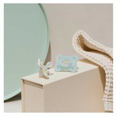 MAM Comfort 2 Silicone Soothers 0 Months and + and Sterilisation Box