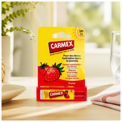 Carmex Strawberry Lips Moisturizing Balm SPF15 4,25 g