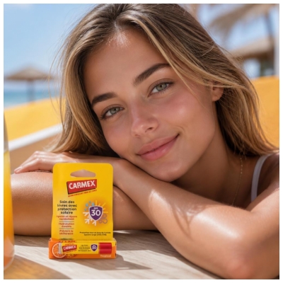 Carmex drėkinamasis lūpų balzamas Tropical SPF30 4,25 g