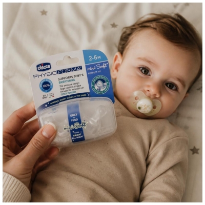 Chicco Physio Forma Mini Soft 2 Silicone Phosphorescent Soothers 2-6 Months